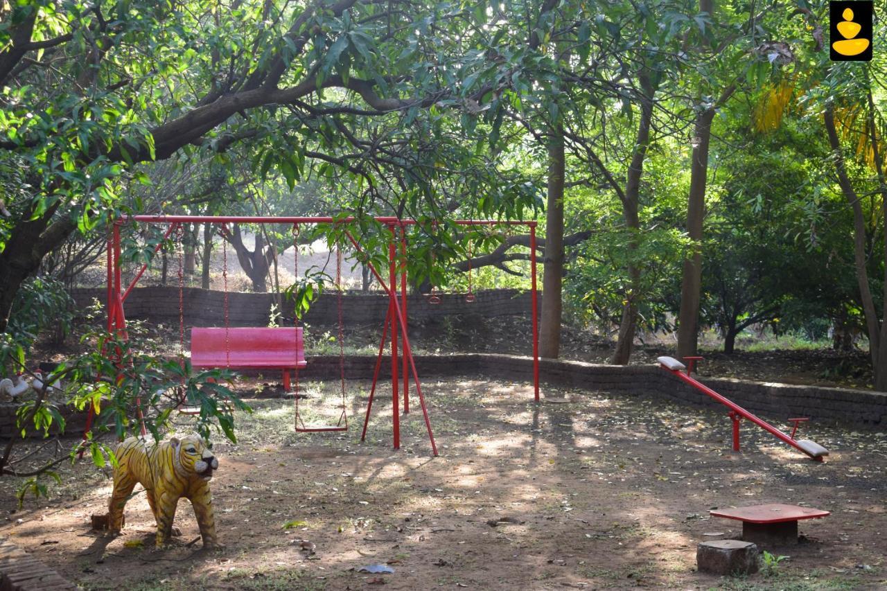 3Bhk Riverside Stay Reflektions By Livingstone Karjat Bagian luar foto